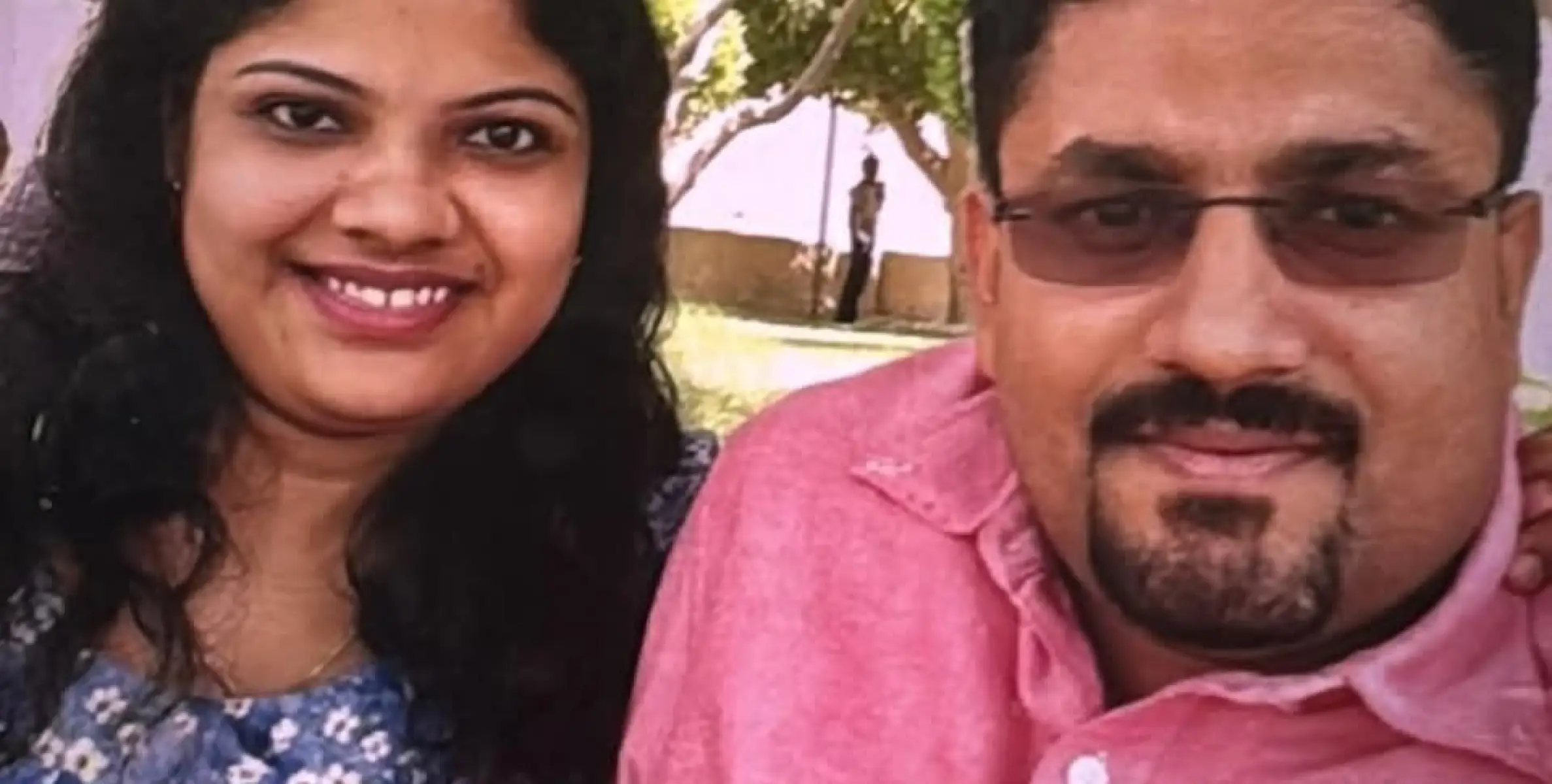  മലയാളികളായ ദമ്പതികളെ കുത്തേറ്റു മരിച്ച നിലയില്‍ കണ്ടെത്തി