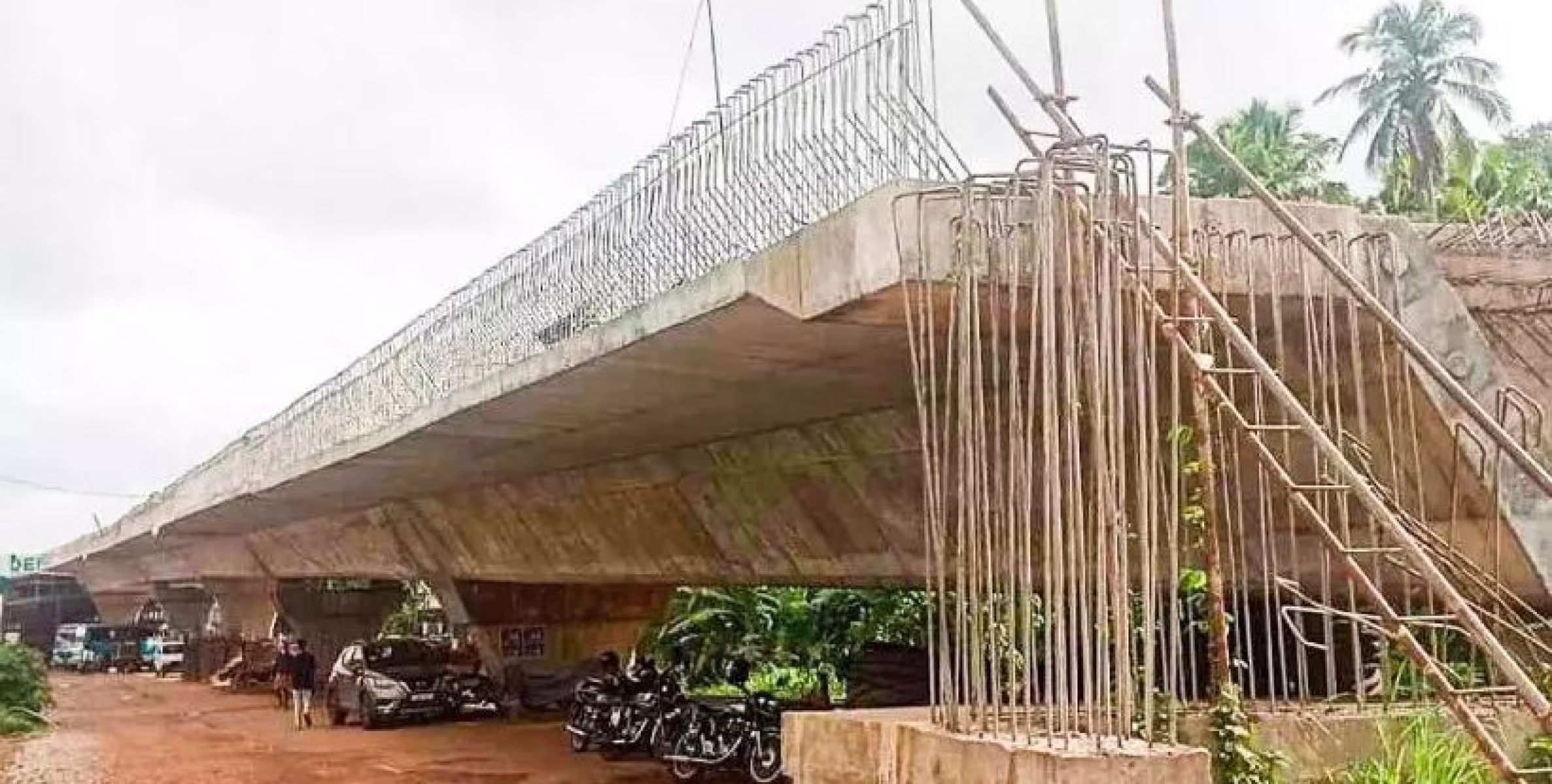 മഴ പെയ്താൽ അബാൻ ജങ്​​ഷനിൽ യാത്ര ദുരിതപൂർണം 
