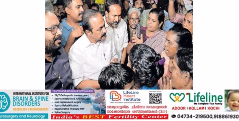 വെള്ളപ്പൊക്കത്തെ തുടർന്ന് ക്യാമ്പുകളിൽ കഴിയുന്നവരുടെ ദുരിതം നേരിട്ടുകേട്ട് മുഖ്യമന്ത്രി
