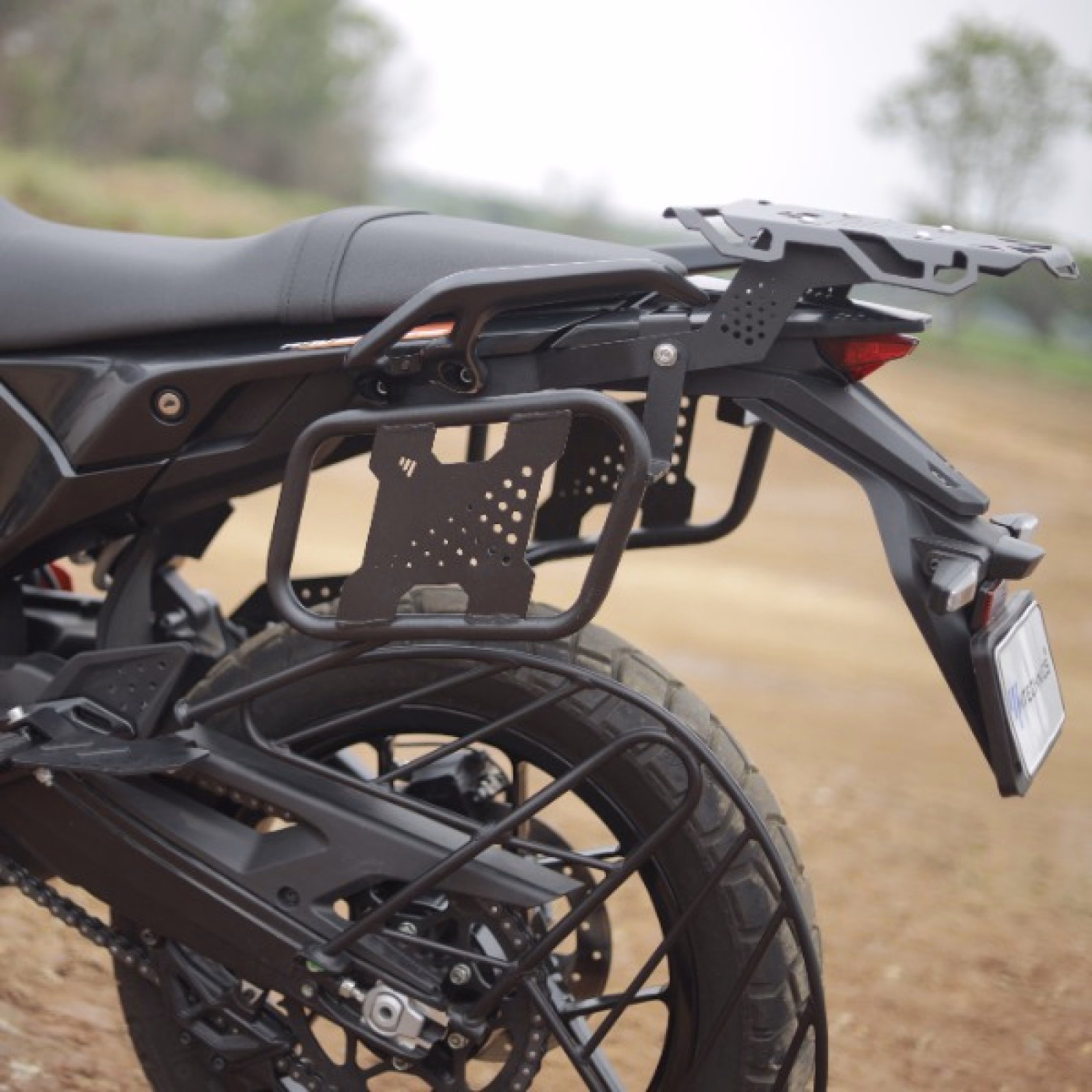 ADV 2025 250/390 SADDLE STAY WITH LUGGAGE CARRIER